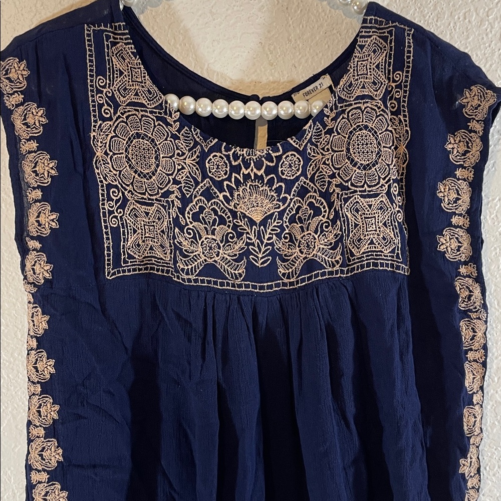 FOREVER 21 Embroidery Navy Blue Sleeveless Blouse Size Small - Picture 2 of 6